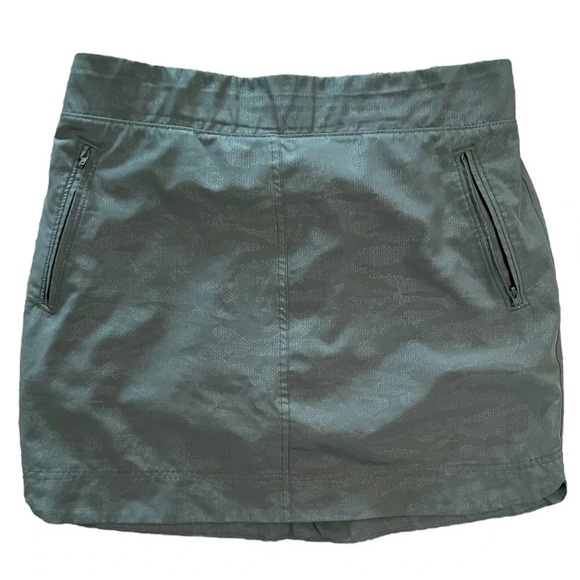 Orvis Skort Quick Dry Green Camo Size Medium Travel Pockets Outdoor Active - Picture 1 of 9